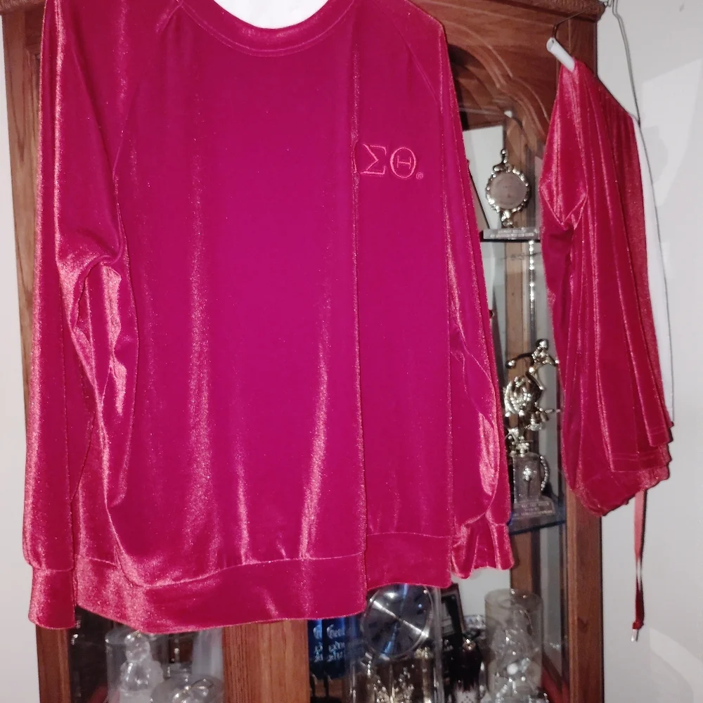 Delta Sigma Theta Women's Velvet Track Suit with White Side Stripe - Dark Red L - Picture 3 of 9